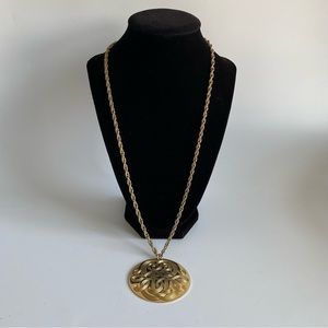 Vintage 1970s gold tone large medallion sweater necklace